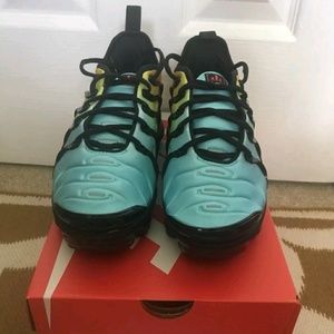 nike vapormax plus bleached aqua